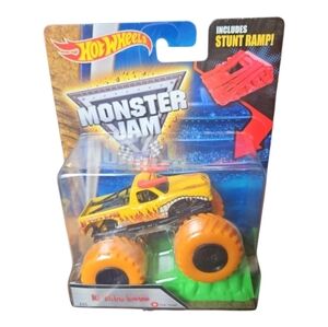 Hot Wheels Monster Jam El Toro Loco #45 w/ Stunt Ramp 1/64